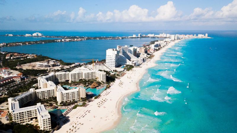 LOT Polish Airlines Cancún Office in Mexico